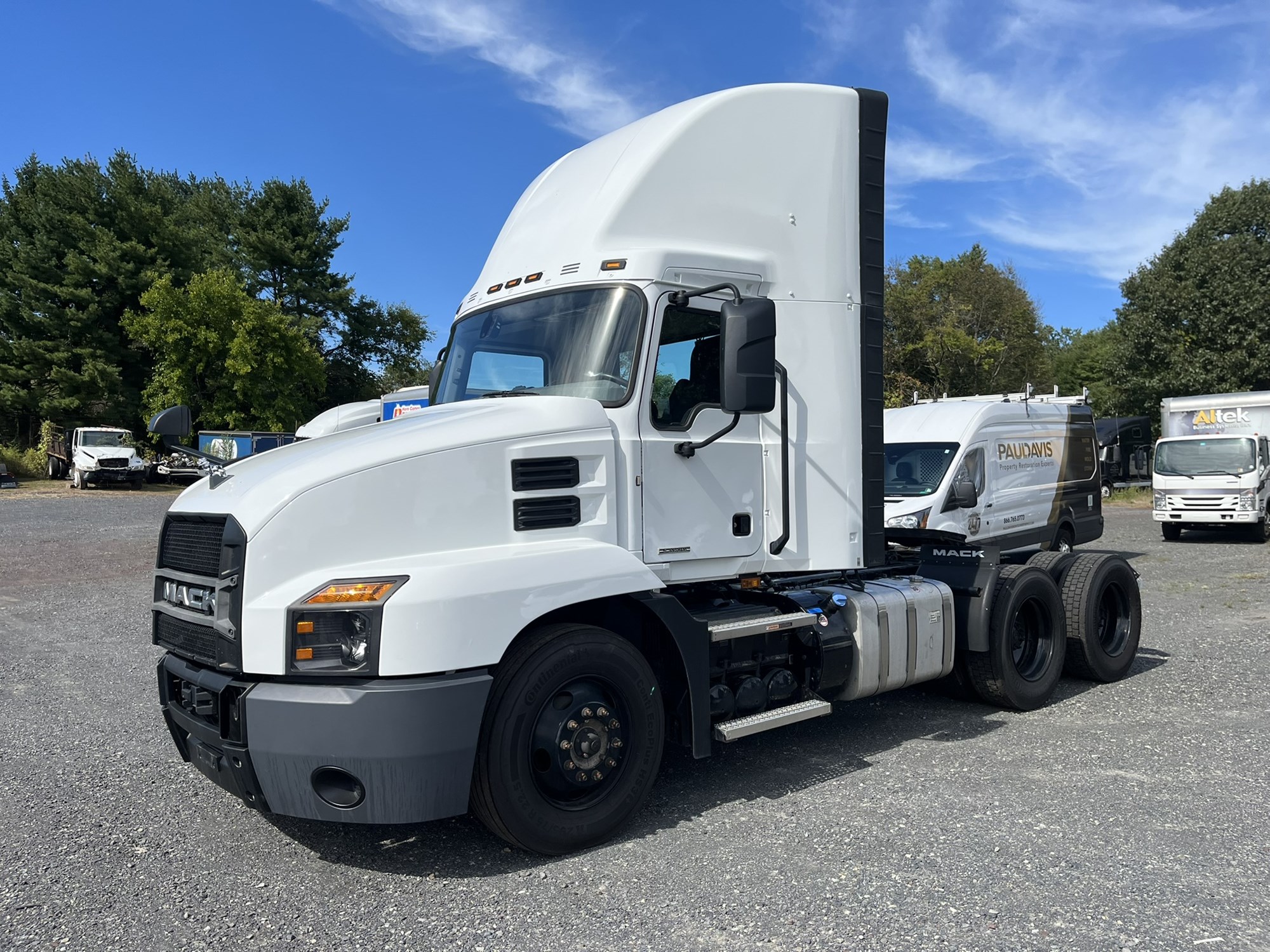 2023 MACK ANTHEM - image 1 of 6