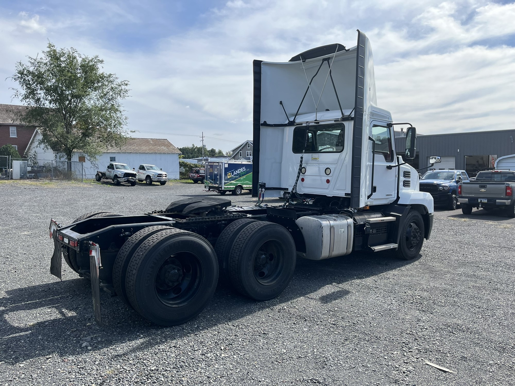 2023 MACK ANTHEM - image 4 of 6