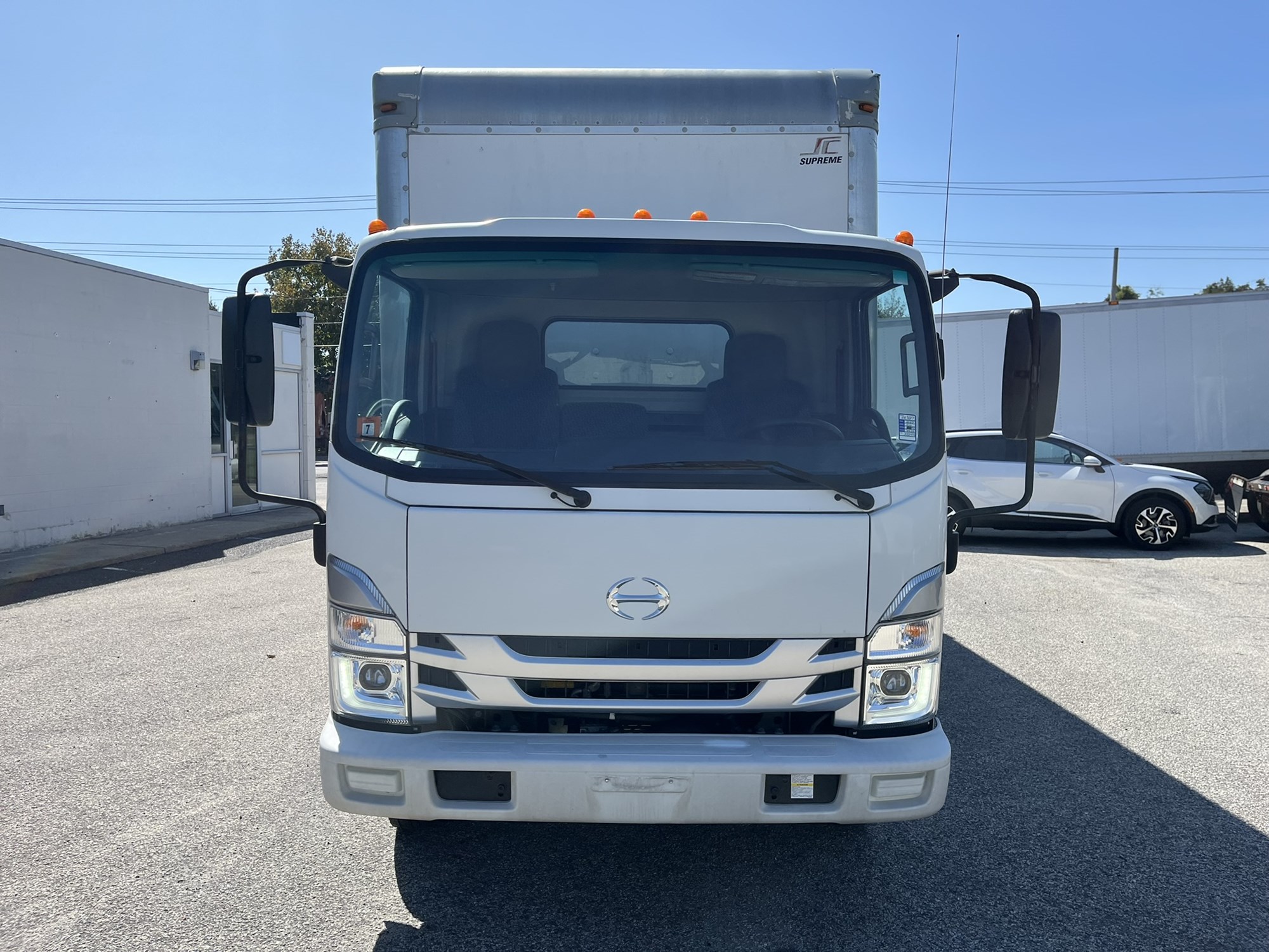 2023 HINO S52 - image 2 of 6