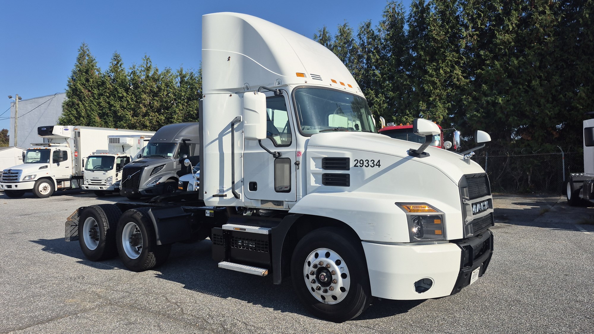 2019 MACK ANTHEM - image 3 of 6