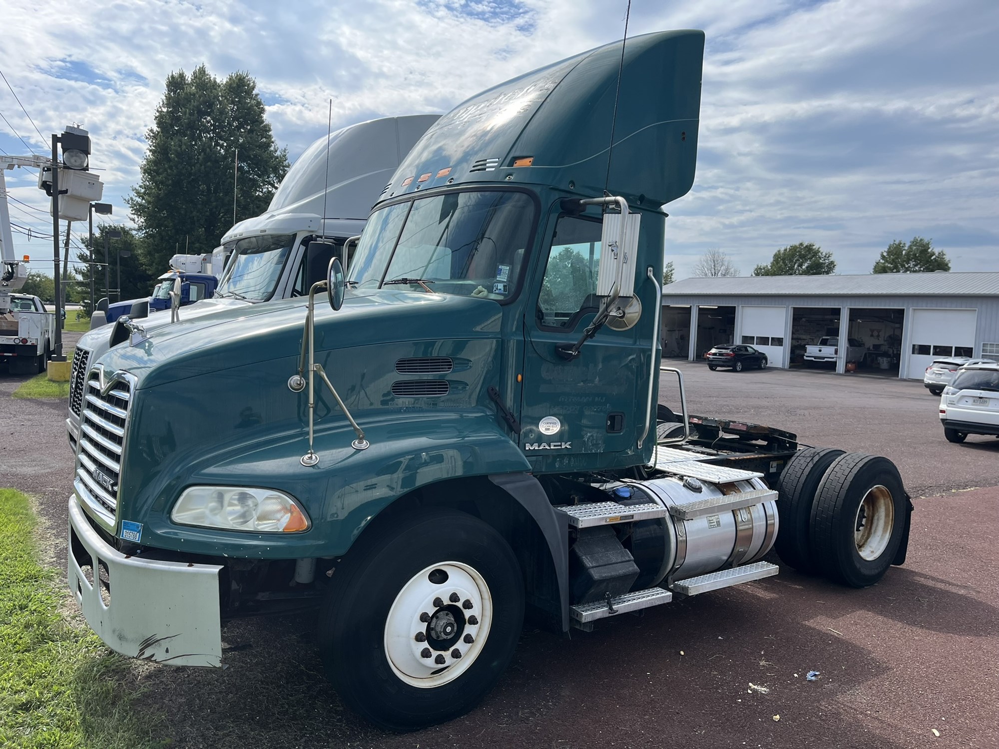2015 MACK CXU612 - image 1 of 6