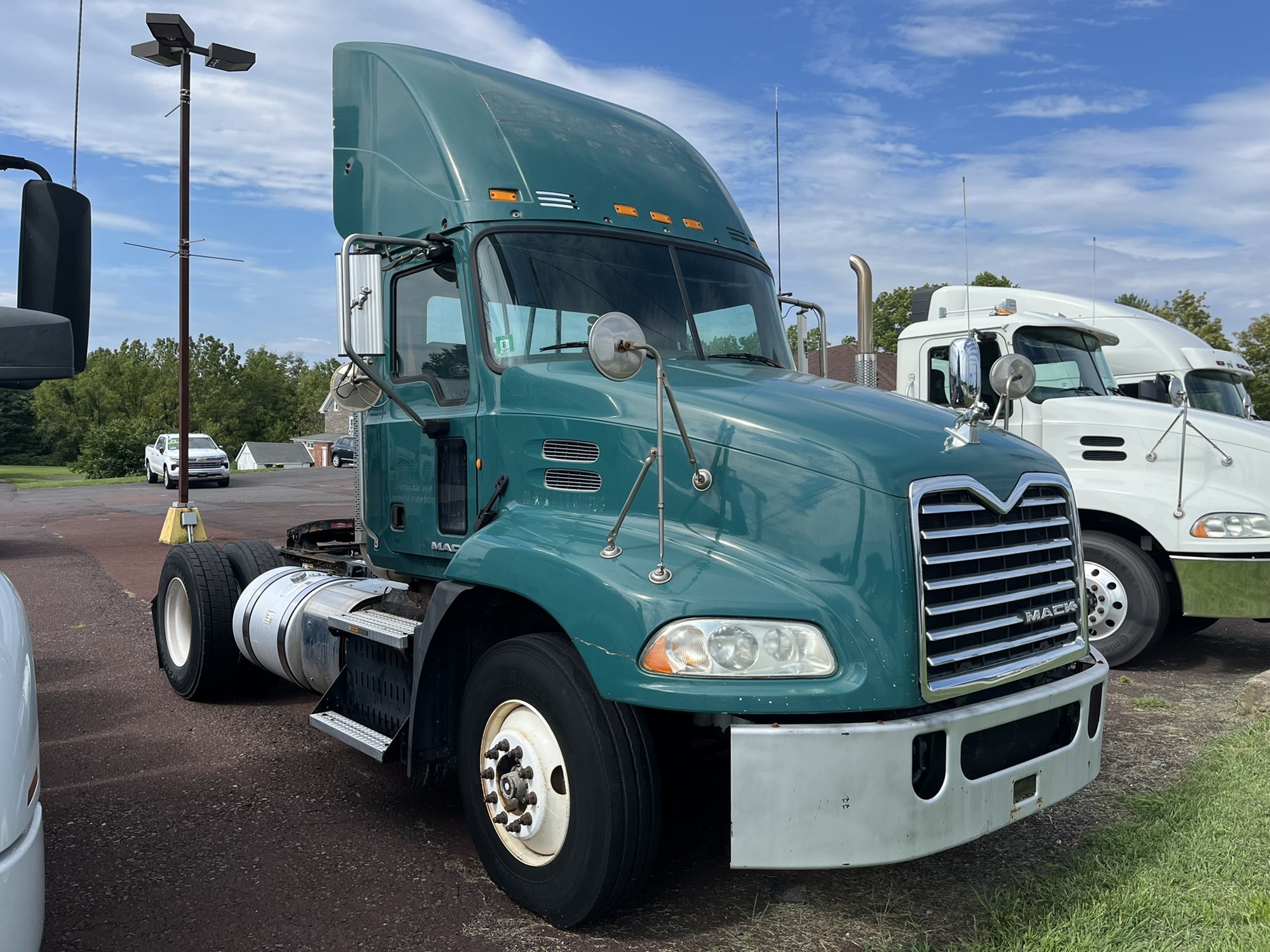 2015 MACK CXU612 - image 3 of 6
