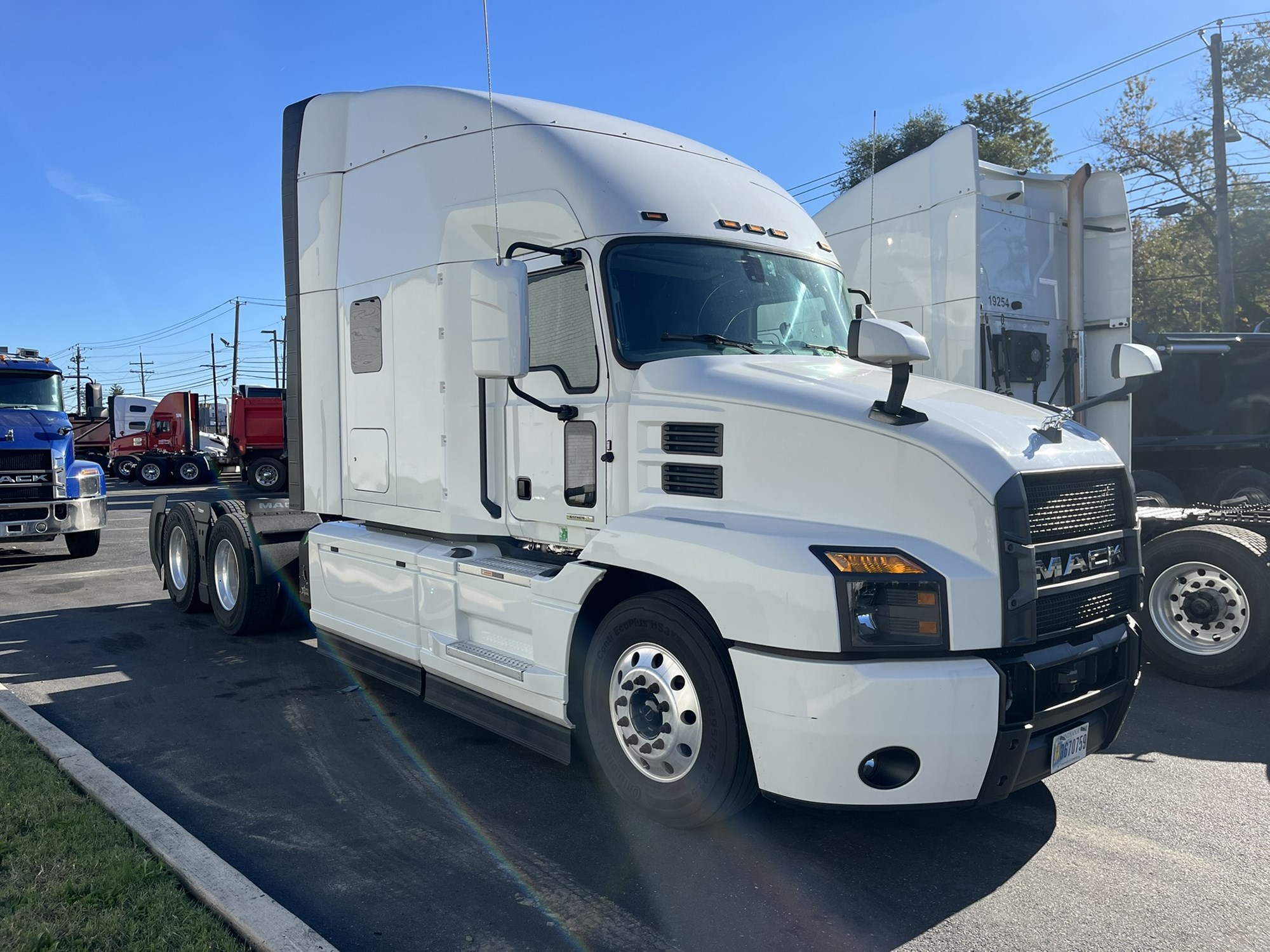 2023 Mack Anthem in Souderton, PA — photo 3