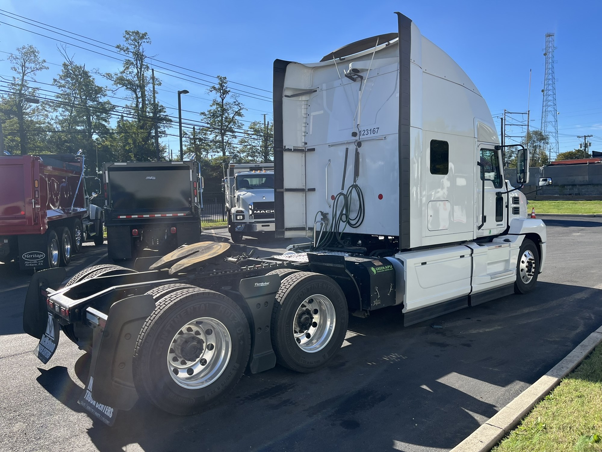 2023 Mack Anthem in Souderton, PA — photo 4