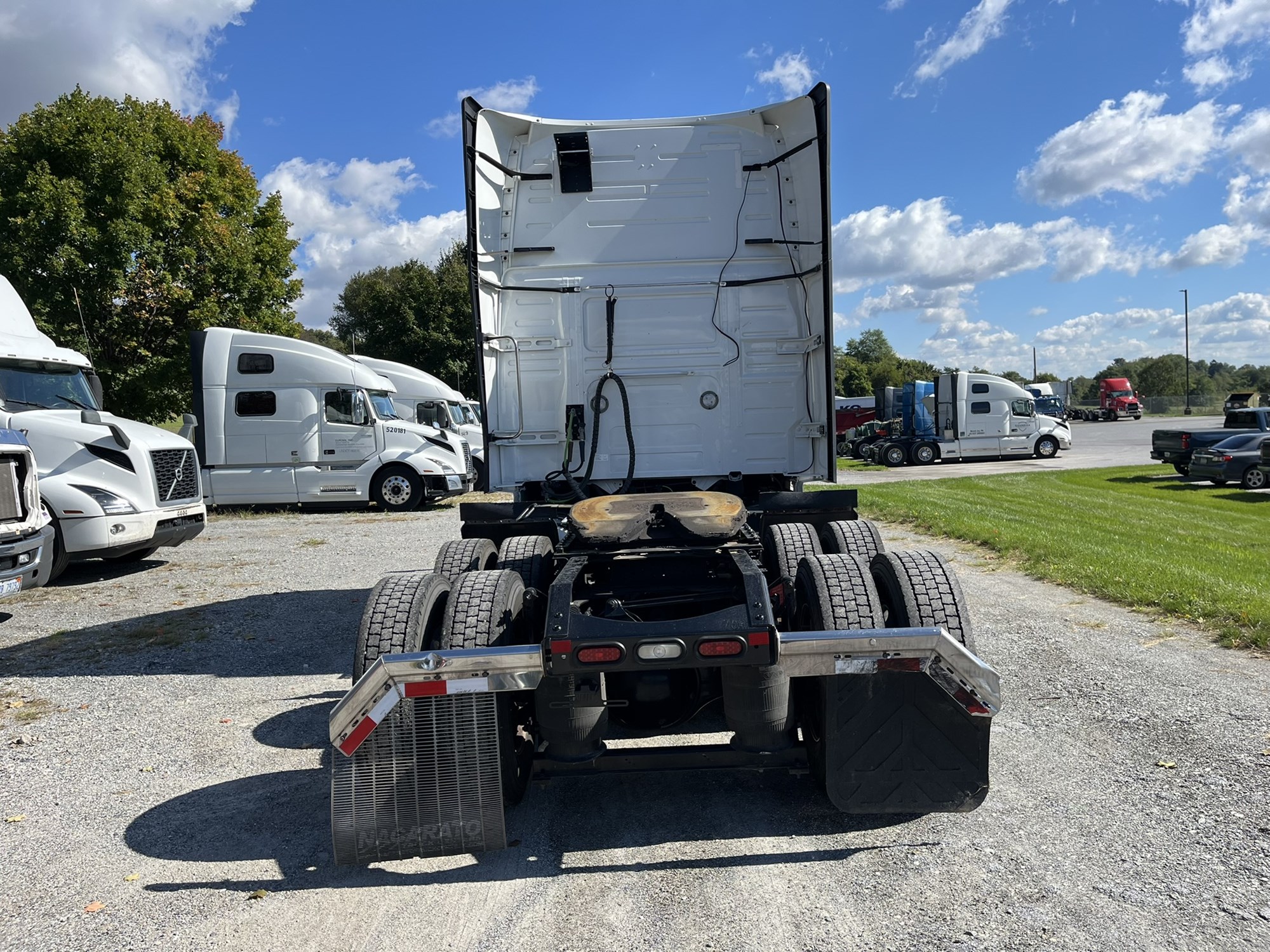 2022 Volvo VNL 760 in Wrightsville, PA — photo 5