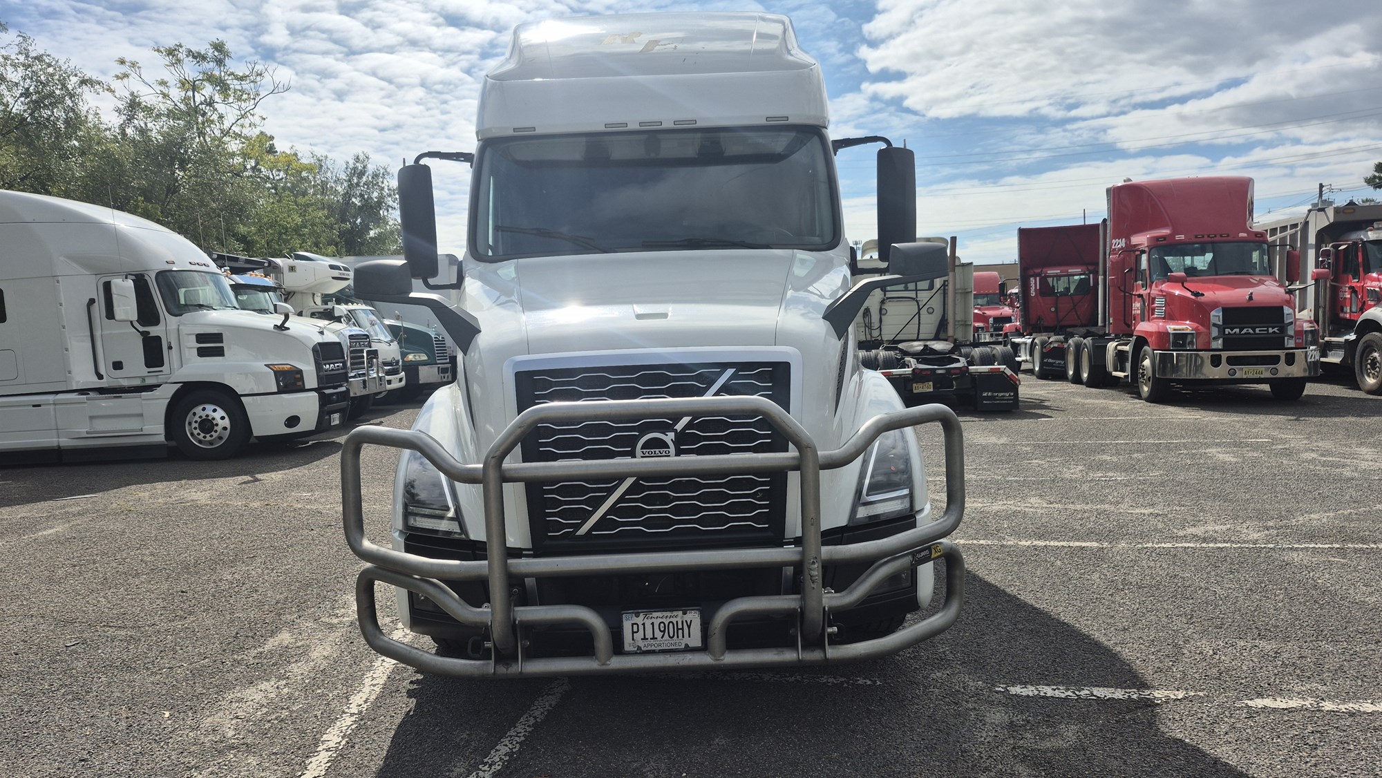 2022 Volvo VNL 760 in Ephrata, PA — photo 2