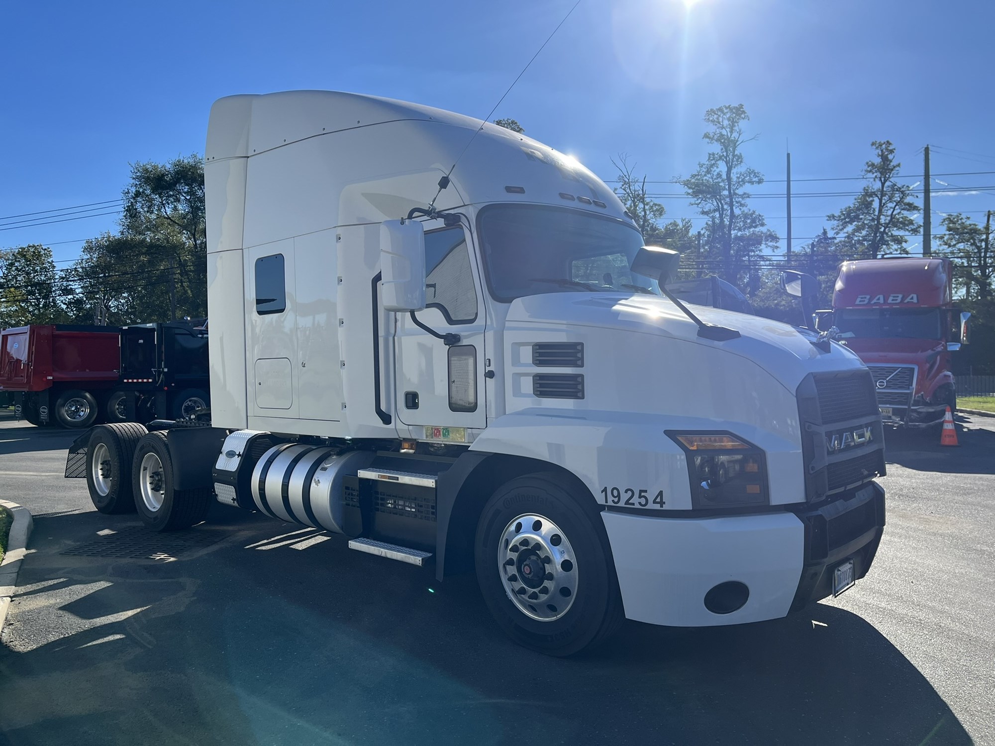 2019 MACK ANTHEM - image 3 of 6
