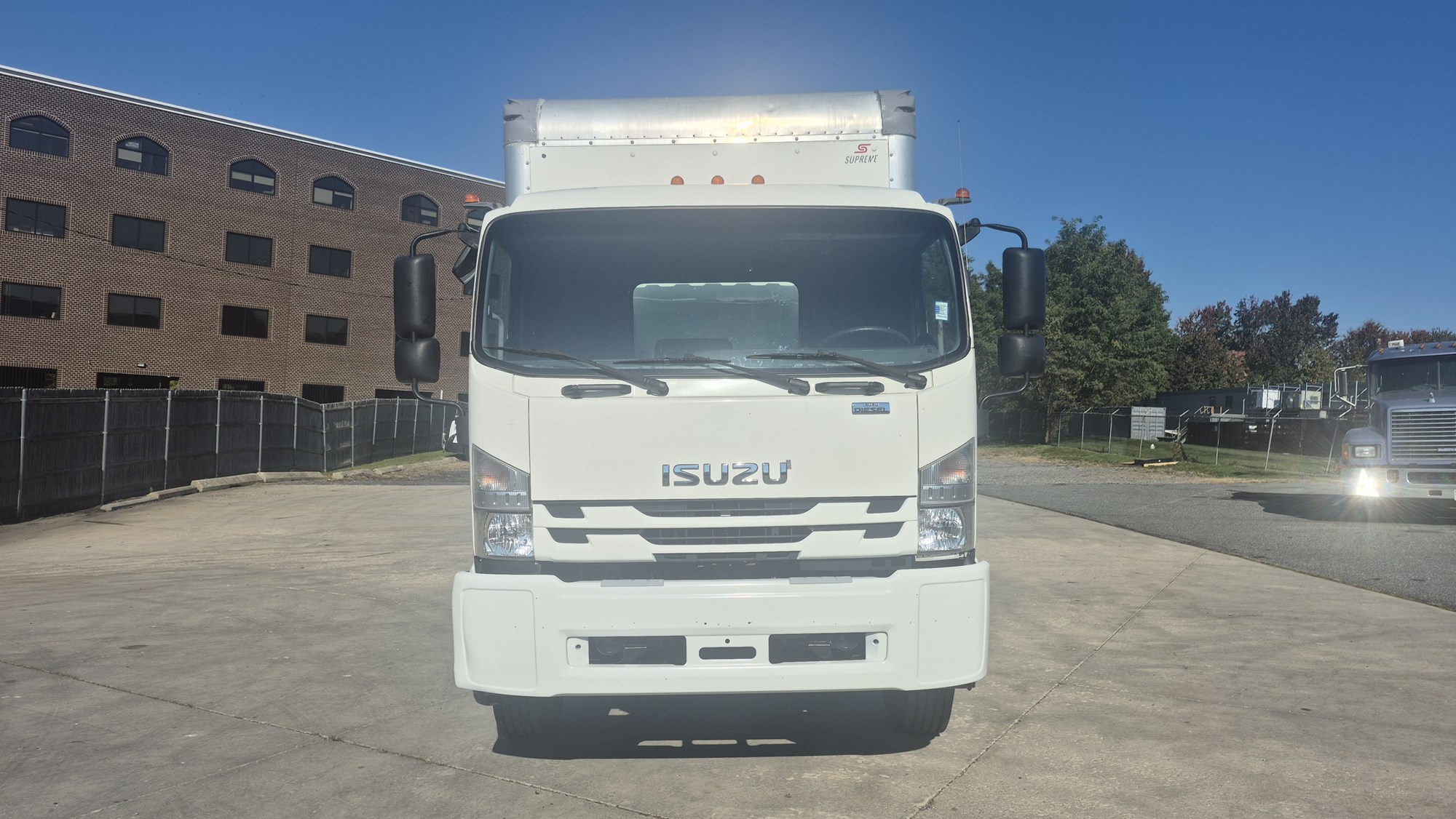 2019 ISUZU FTR - image 2 of 6