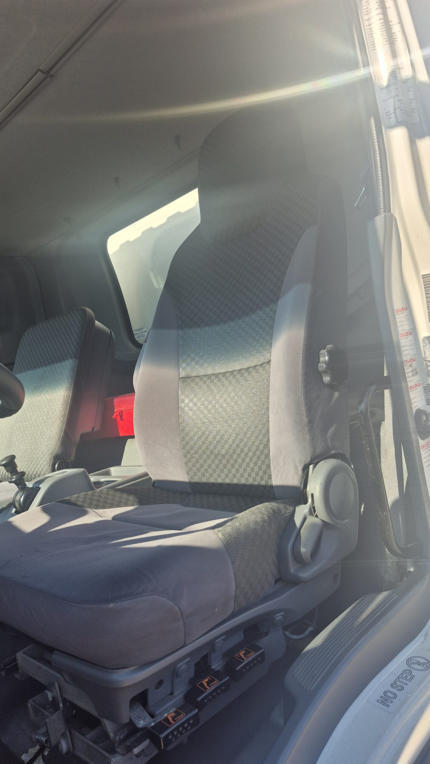 2019 ISUZU FTR - image 6 of 6
