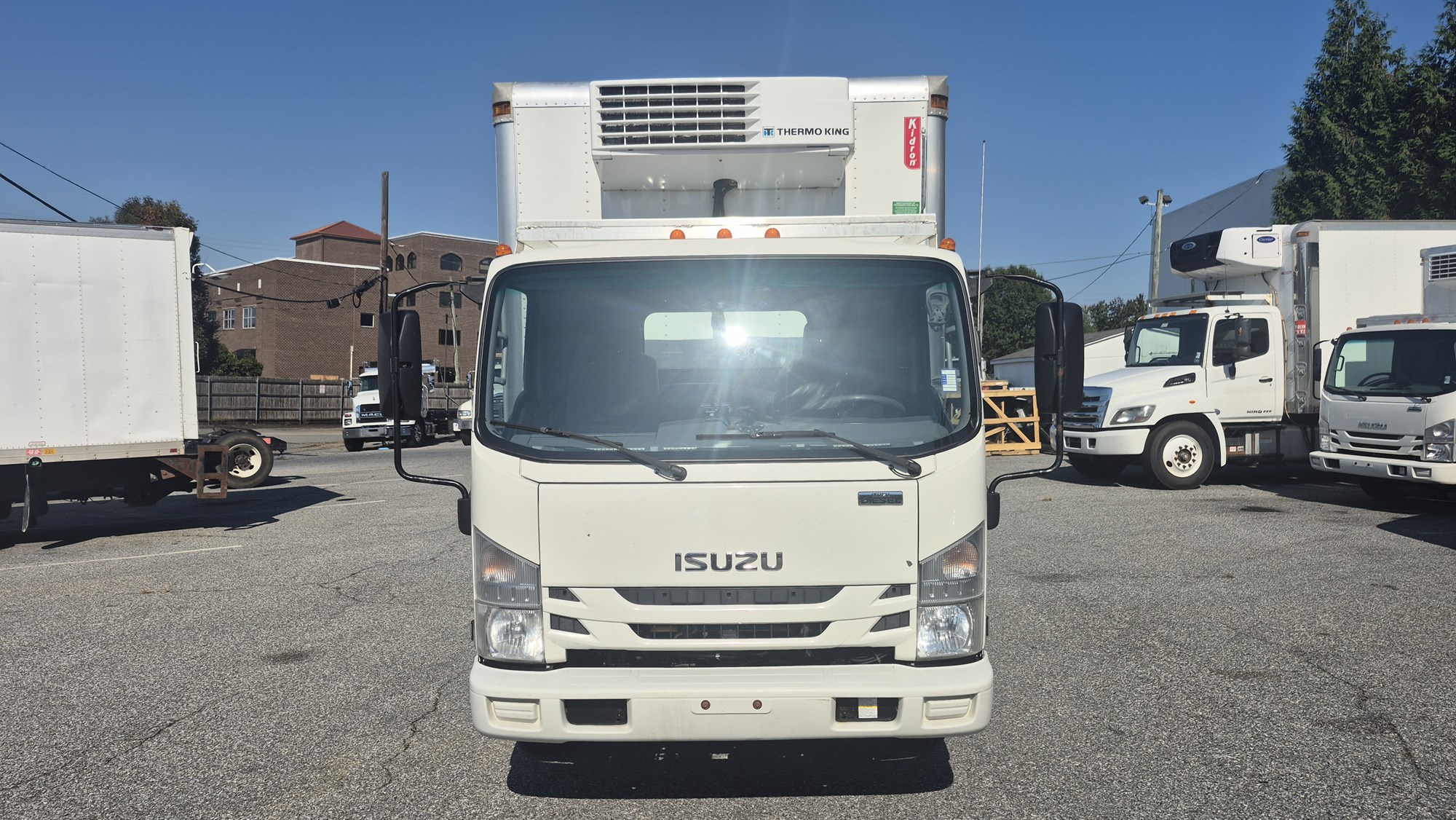 2022 ISUZU NPR - image 2 of 6
