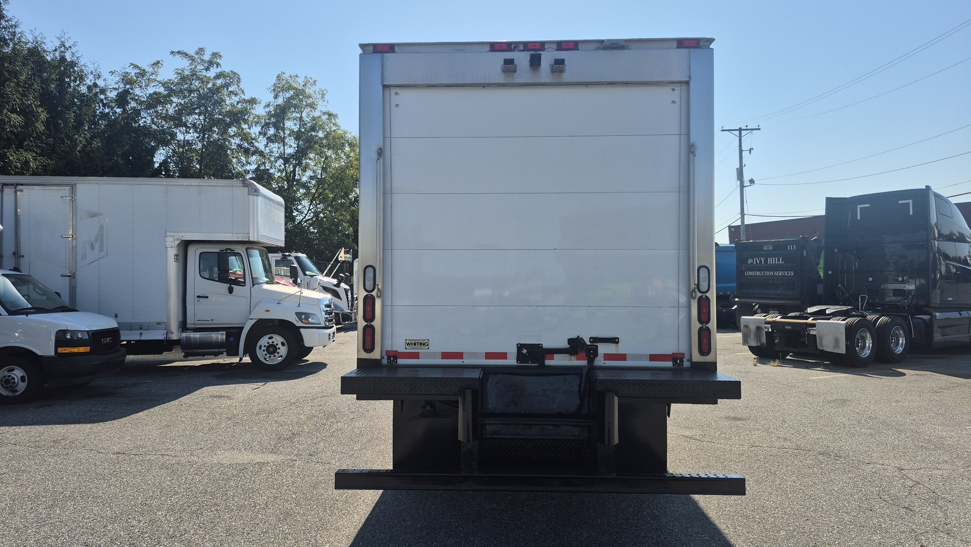 2022 ISUZU NPR - image 4 of 6