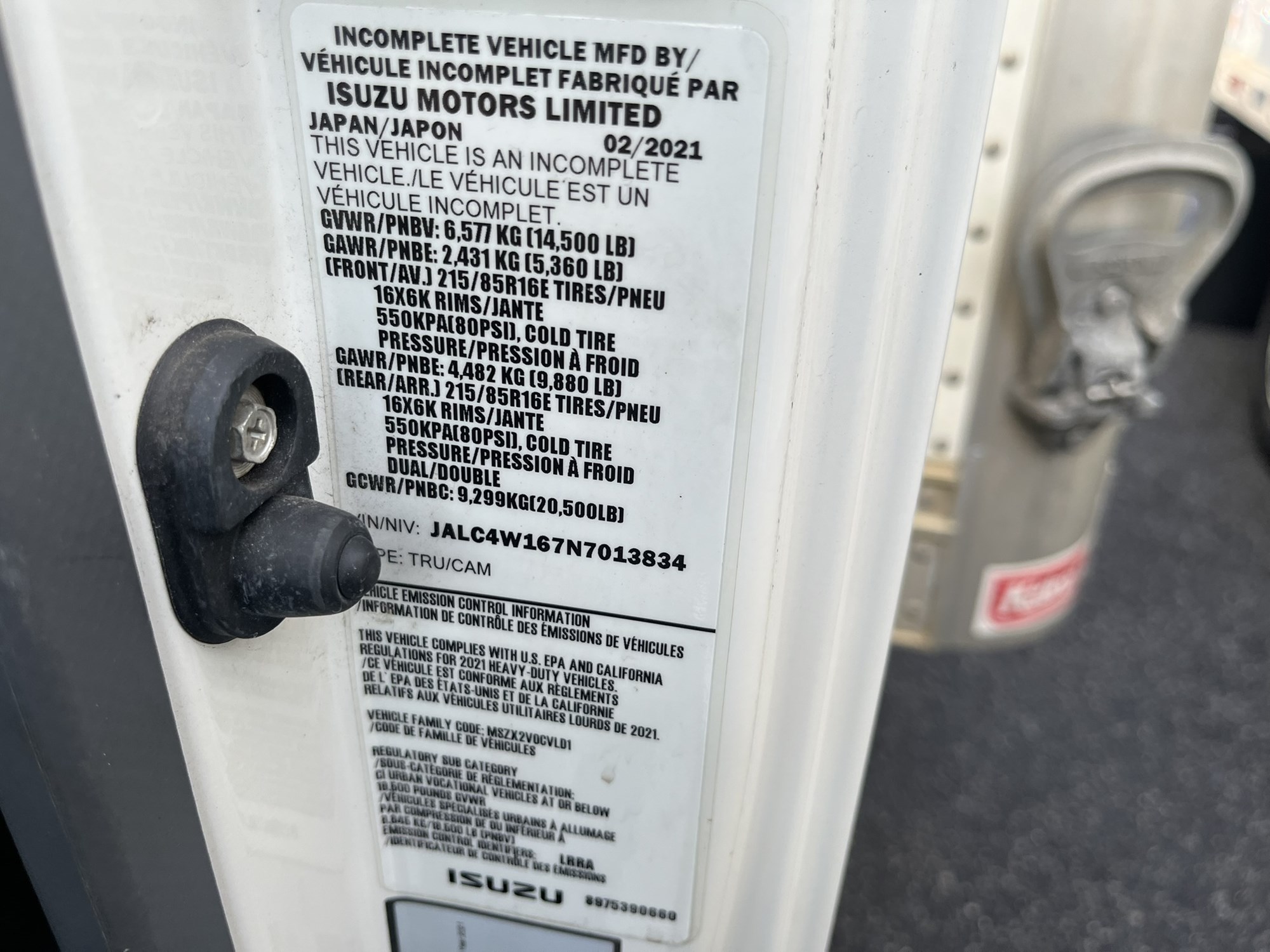 2022 ISUZU NPR - image 3 of 4