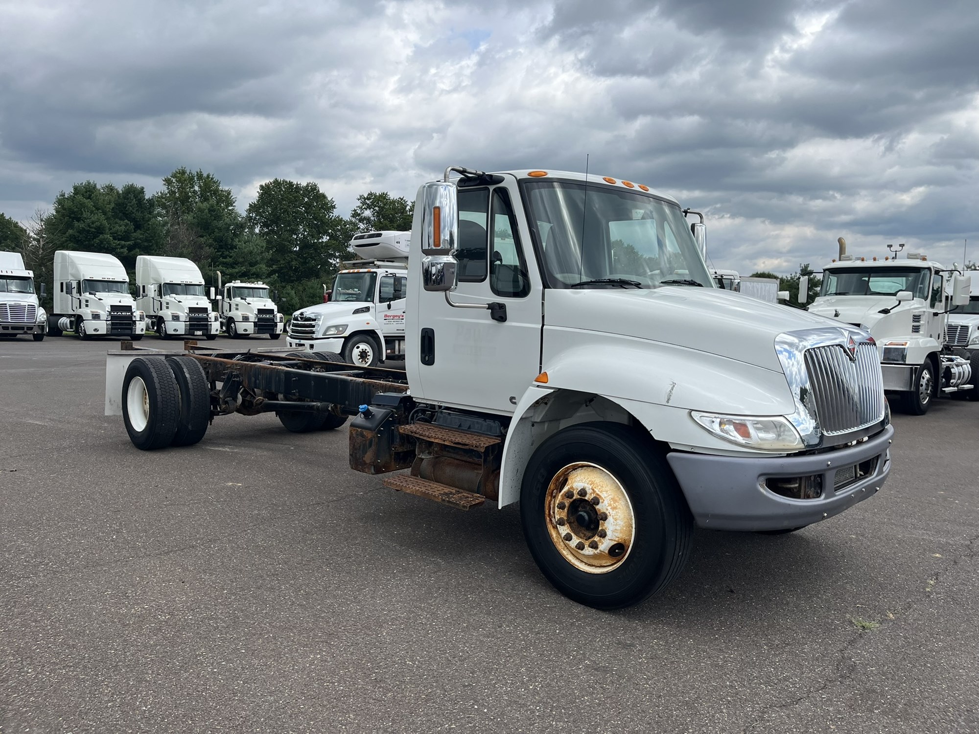 2019 INTERNATIONAL 4300 - image 3 of 6